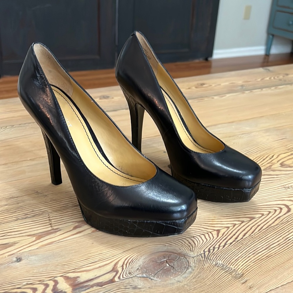 Nine West size 8.5 platform black 4” heel shoes worn once!